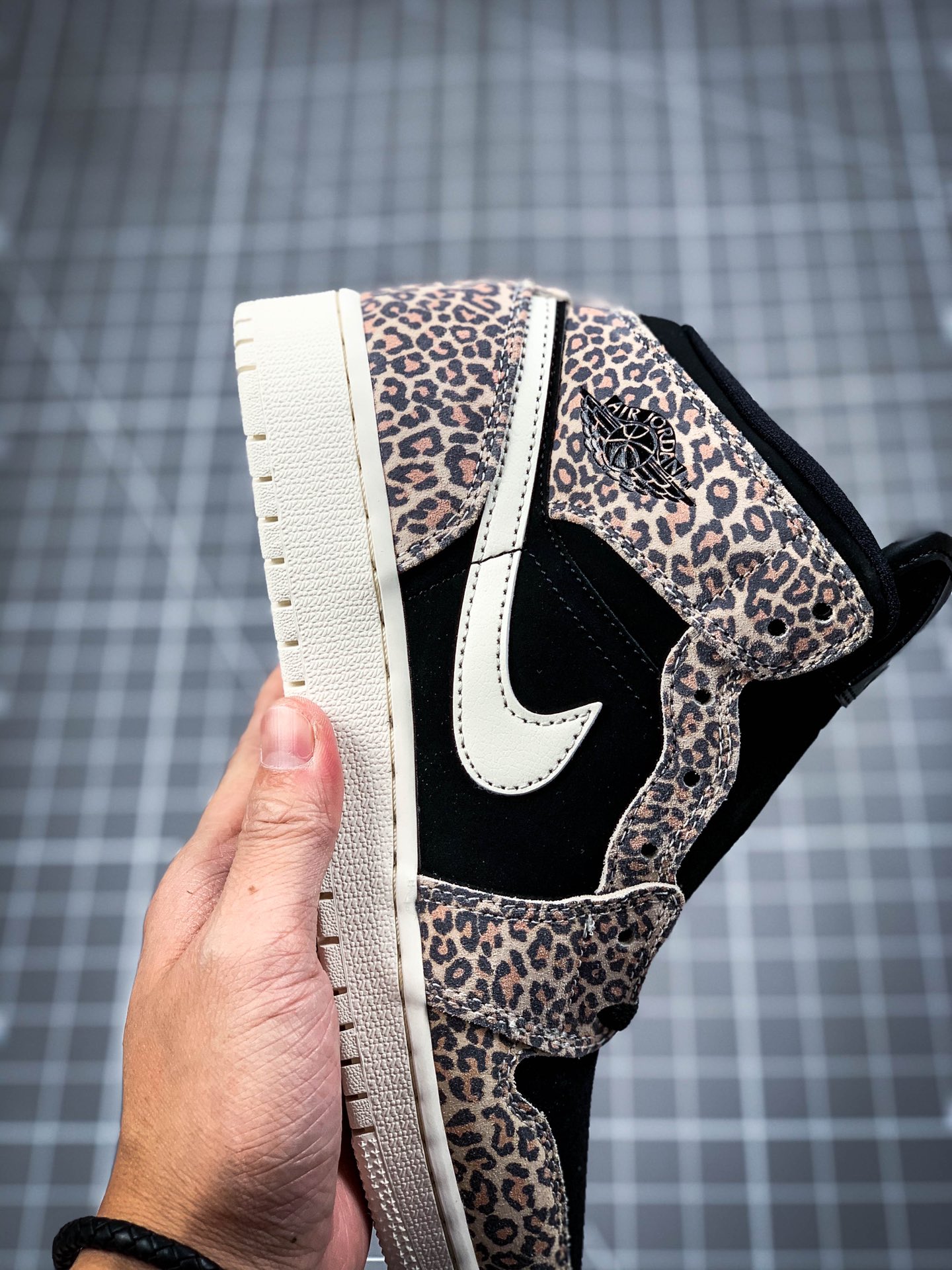 260  小红书爆款 Air Jordan 1 Mid AJ1乔1中帮文化篮球鞋 BQ6931-021