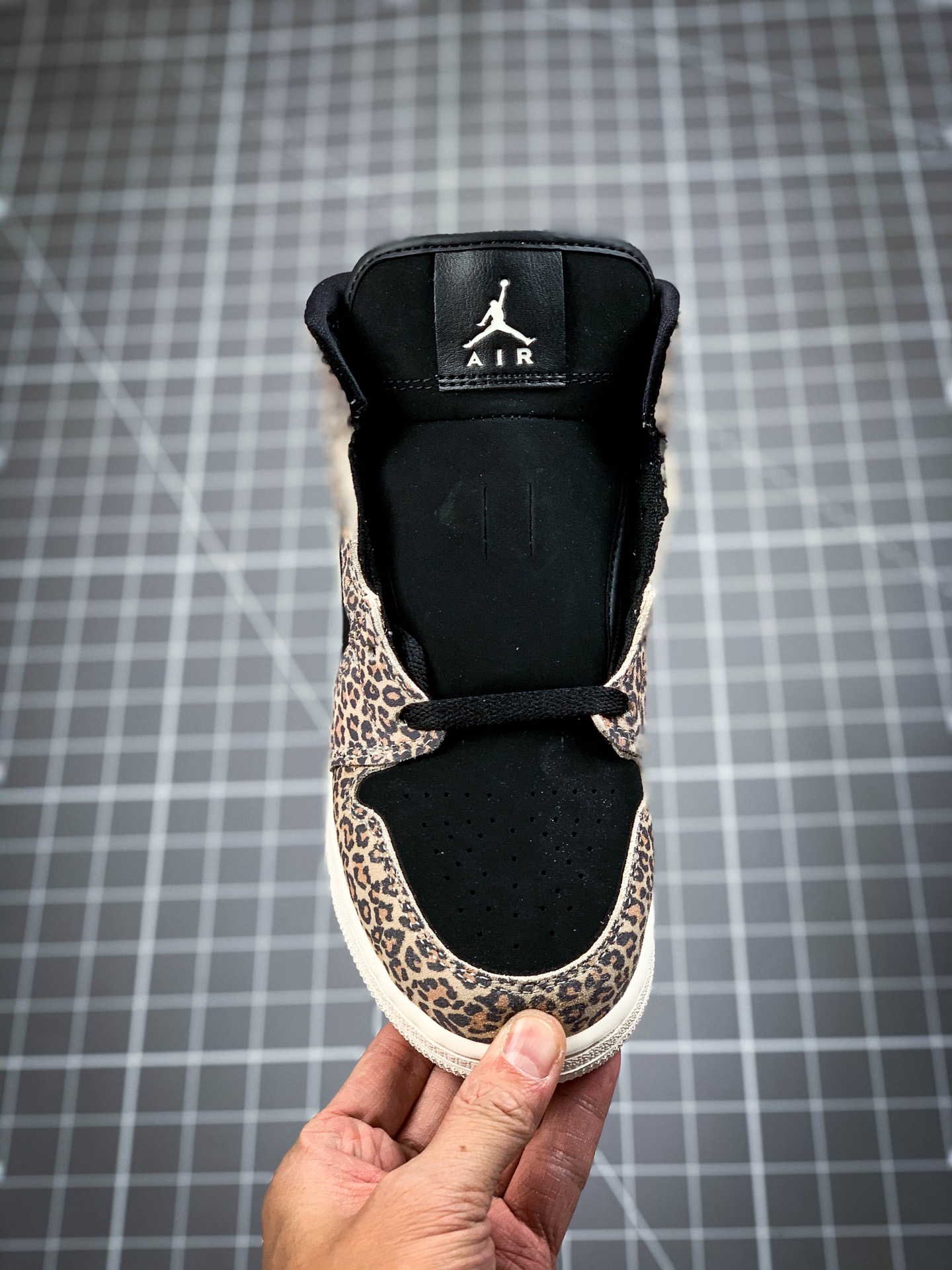 260  小红书爆款 Air Jordan 1 Mid AJ1乔1中帮文化篮球鞋 BQ6931-021
