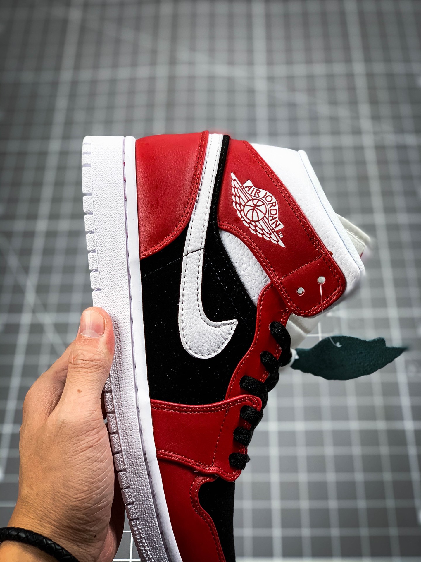 240 乔丹/Air Jordan AJ1 aj1 乔丹1代 乔1 乔丹1代中帮系列 Air Jordan 1 MID  货号：BQ6472-601