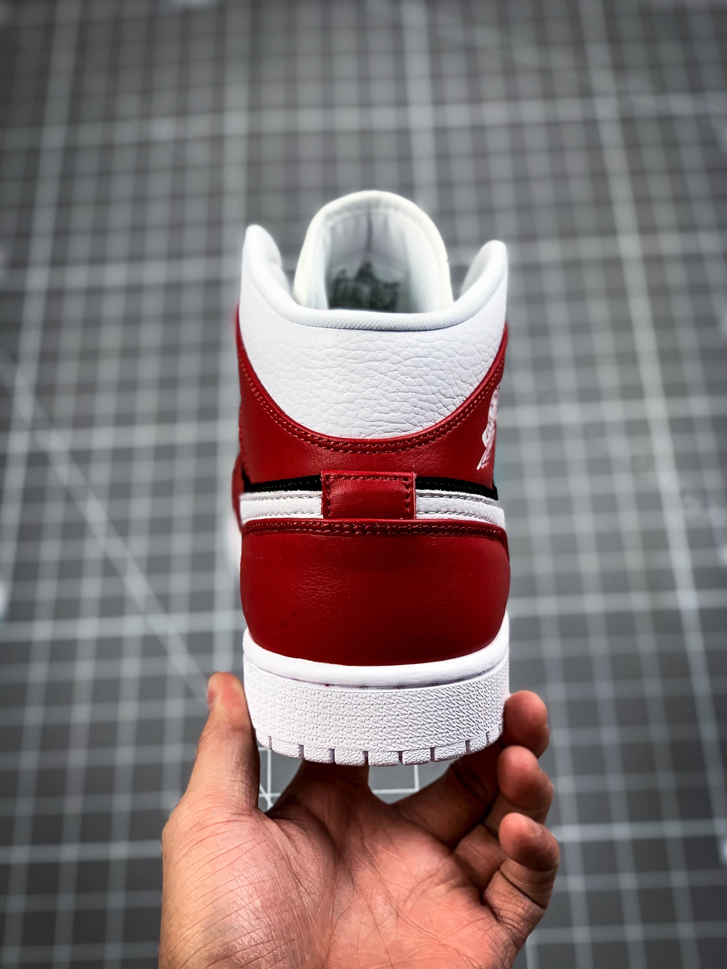 240 乔丹/Air Jordan AJ1 aj1 乔丹1代 乔1 乔丹1代中帮系列 Air Jordan 1 MID  货号：BQ6472-601