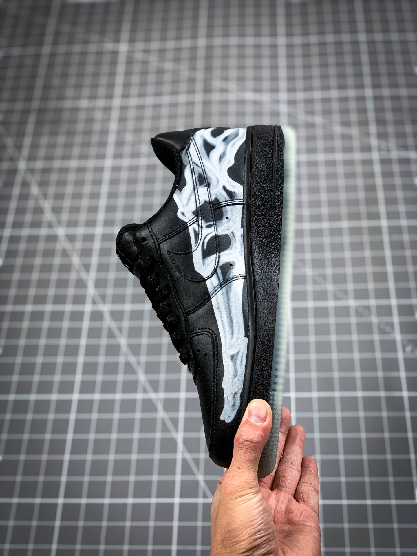 220 Air Force 1 ”Skeleton” 万圣节骨骼 BQ7541-001