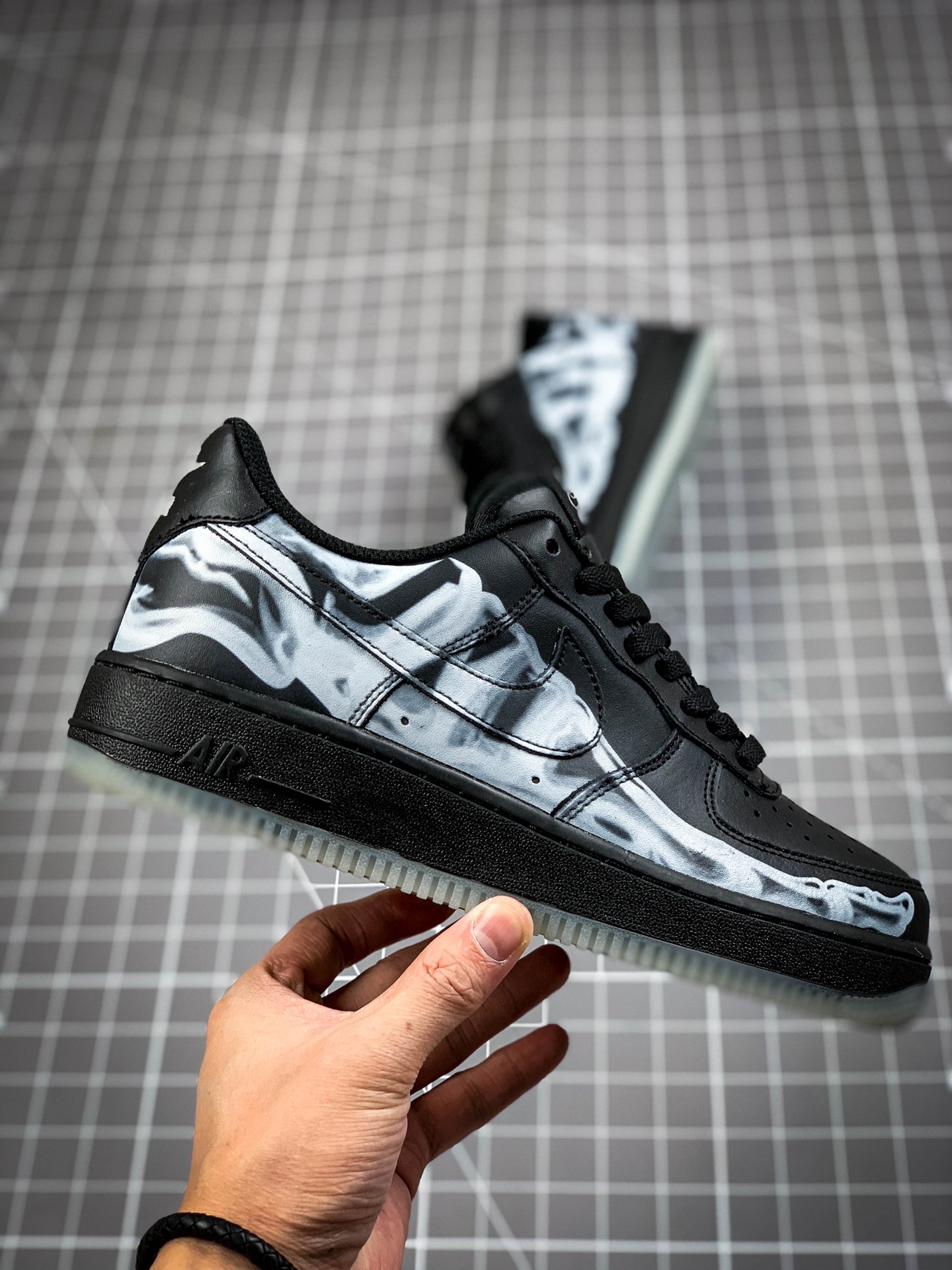 220 Air Force 1 ”Skeleton” 万圣节骨骼 BQ7541-001