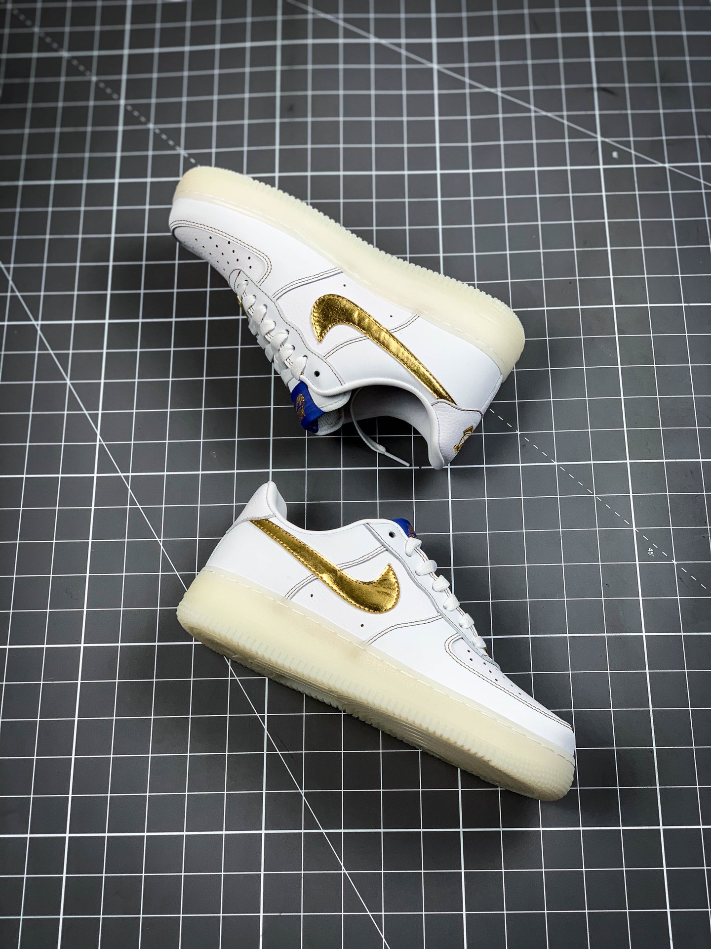 200  Nike Air Force 1'07 Low “白金配色”空军一号低帮休闲板鞋 CJ1686-130