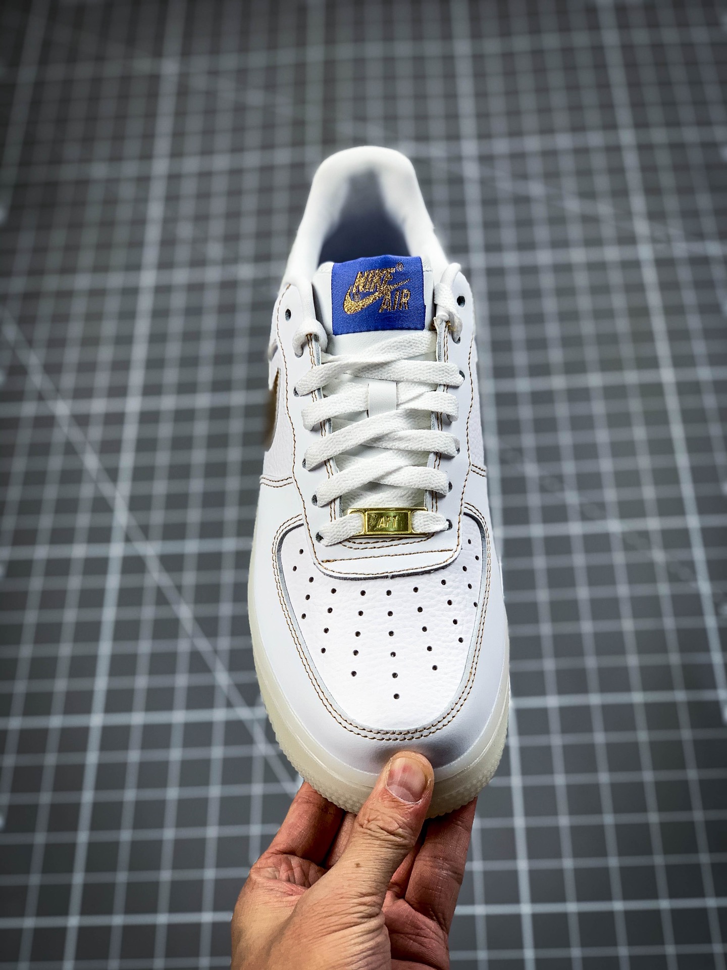 200  Nike Air Force 1'07 Low “白金配色”空军一号低帮休闲板鞋 CJ1686-130