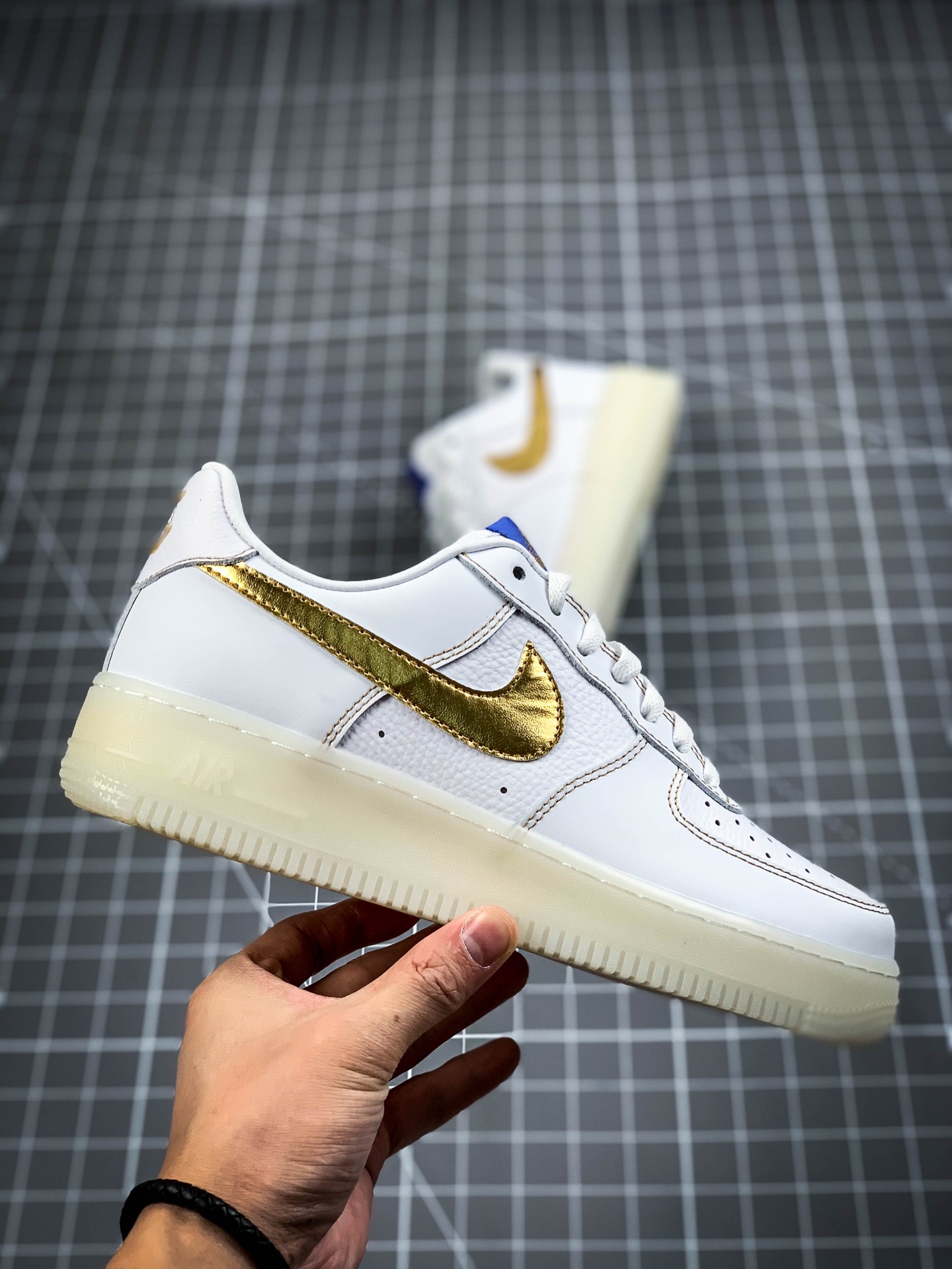 200  Nike Air Force 1'07 Low “白金配色”空军一号低帮休闲板鞋 CJ1686-130