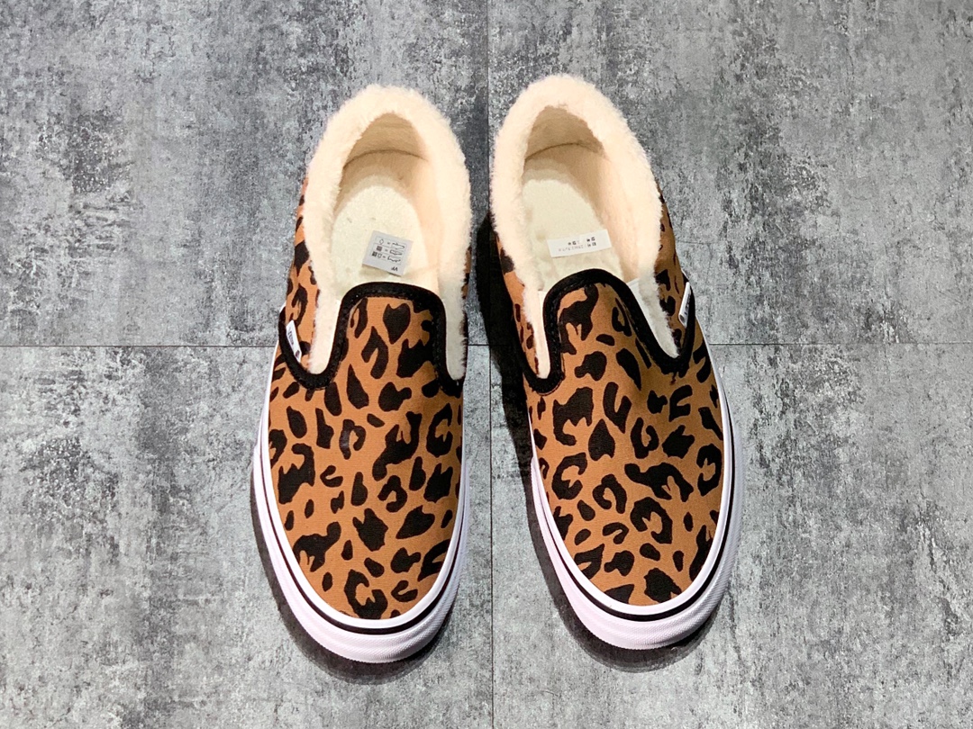 150 2021秋冬新款 海外限定豹纹加绒系列 Vans Slip-On 懒人套一脚蹬