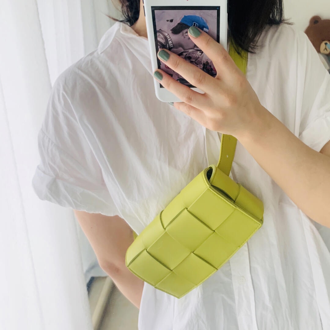 Bottega Veneta葆蝶家  The Belt Cassttte腰包 639367奇异果色