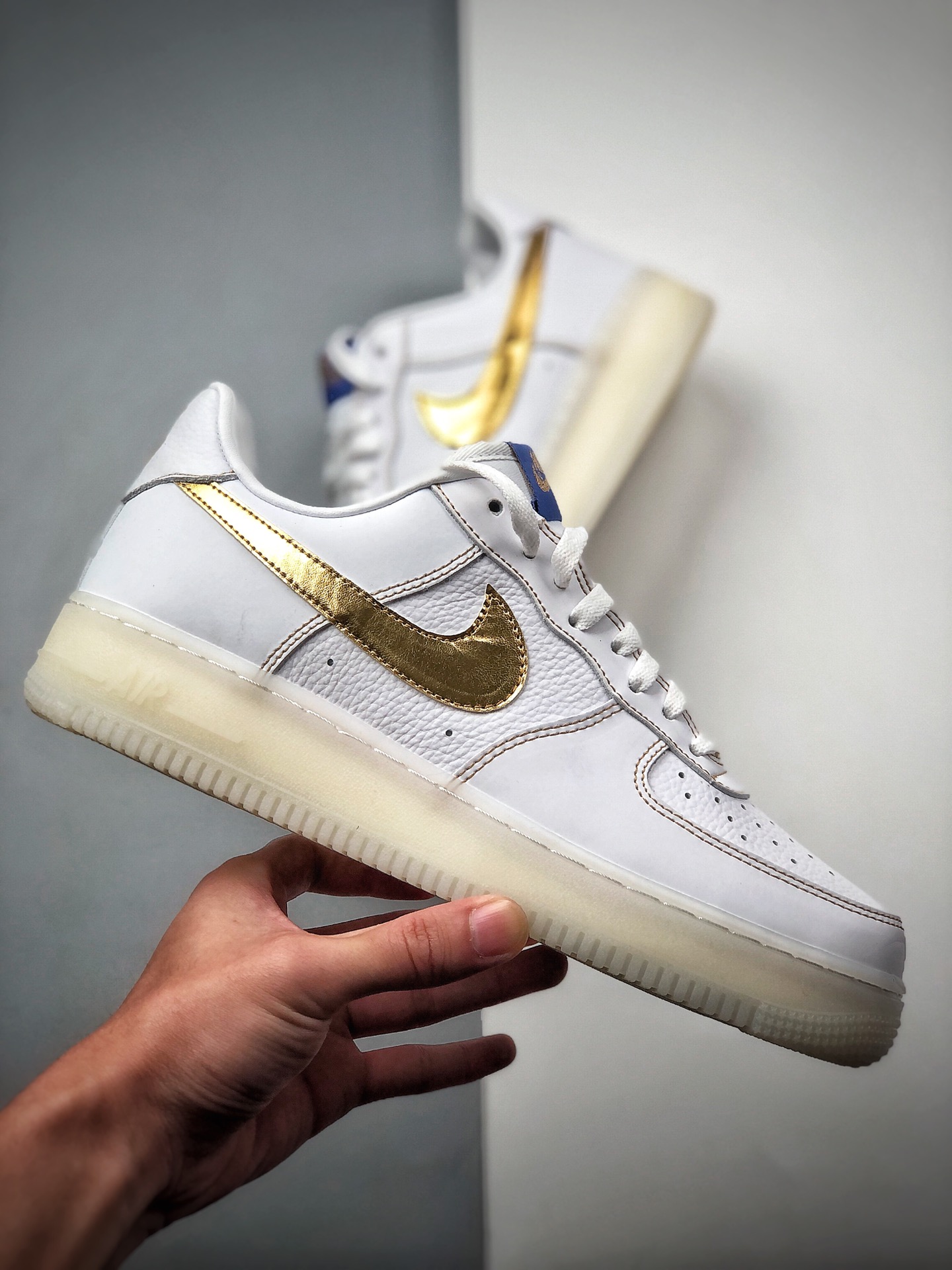 200 Nike 空军一号运动休闲板鞋  货号：CJ1686-130