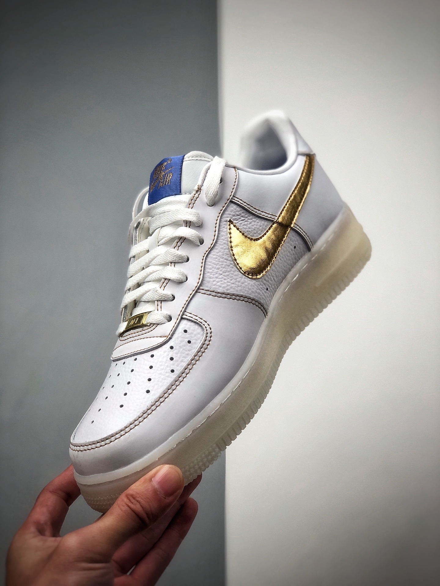 200 Nike 空军一号运动休闲板鞋  货号：CJ1686-130