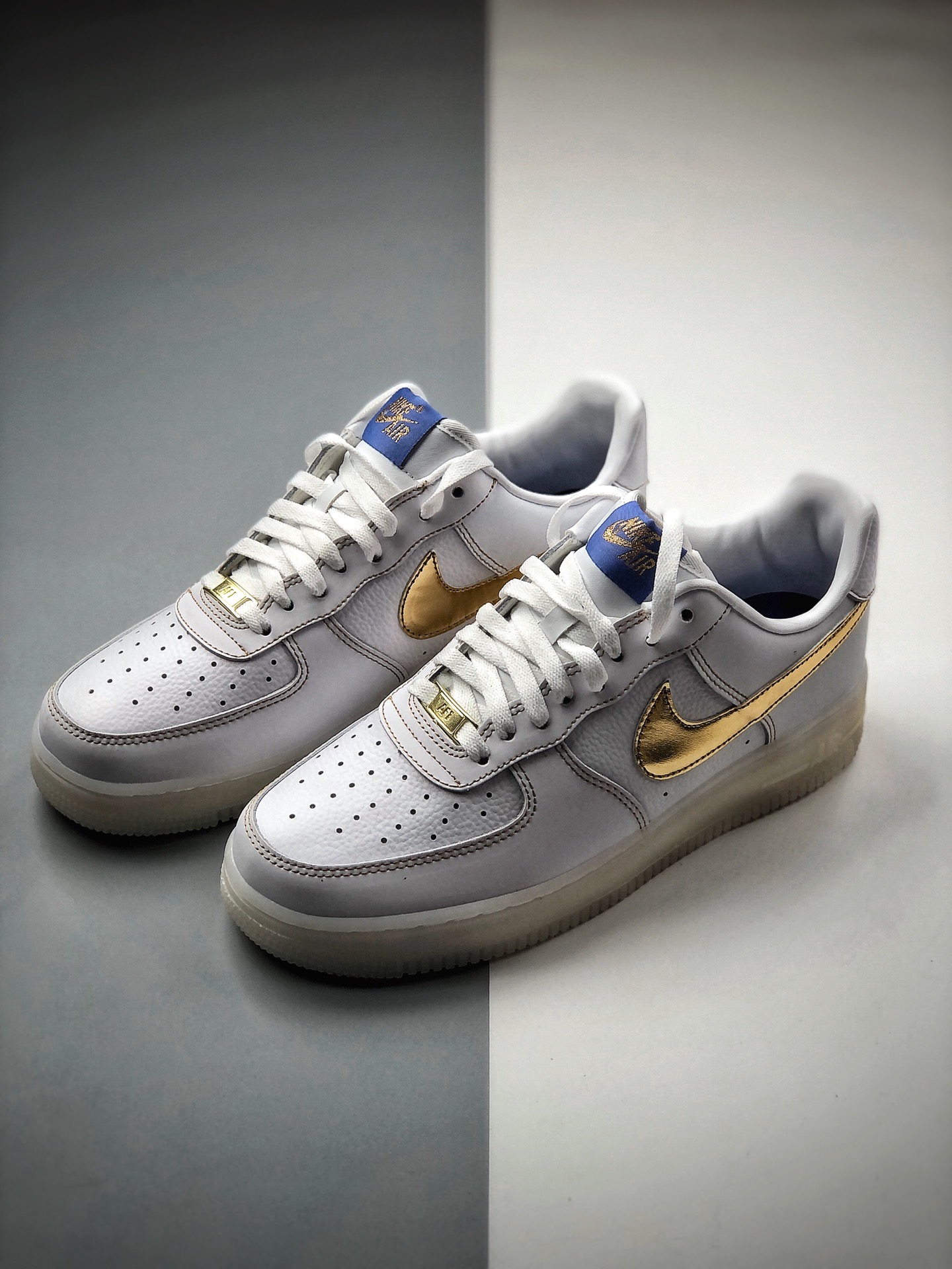 200 Nike 空军一号运动休闲板鞋  货号：CJ1686-130