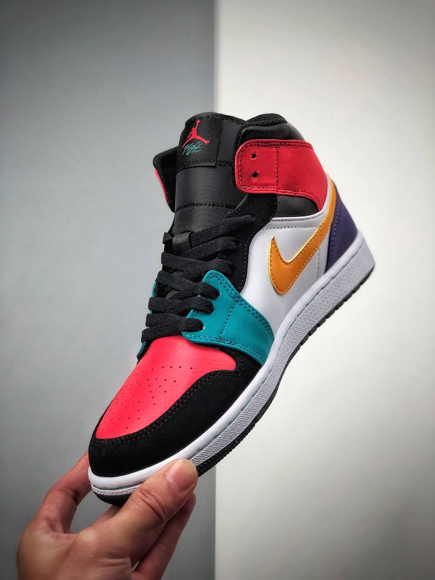 260  Air Jordan 1 Mid AJ1中帮系列“四色撞色”用料扎实 554724-125