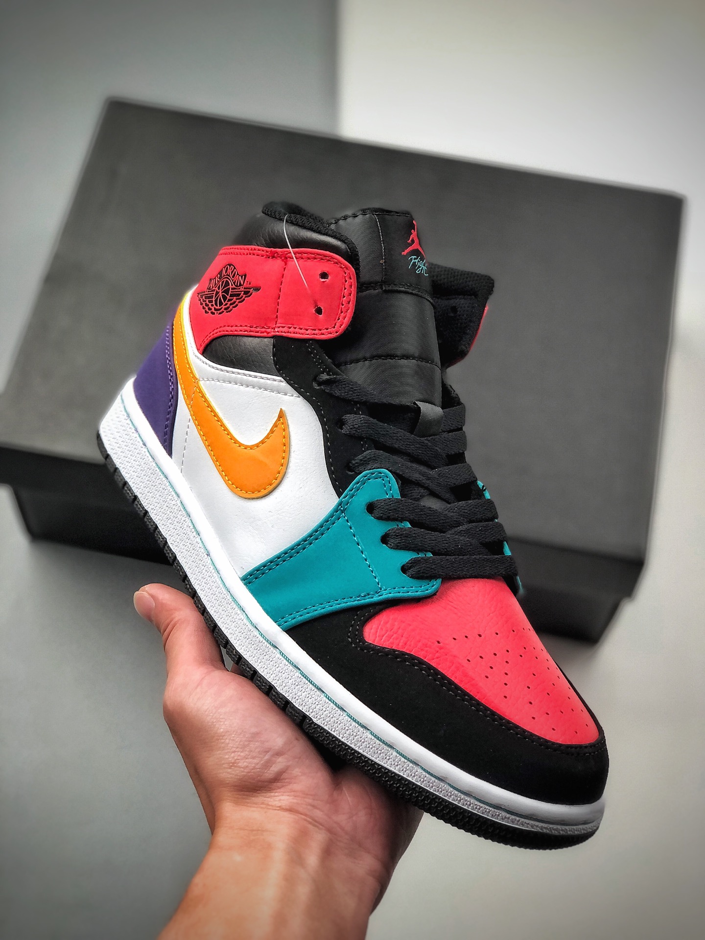 260  Air Jordan 1 Mid AJ1中帮系列“四色撞色”用料扎实 554724-125