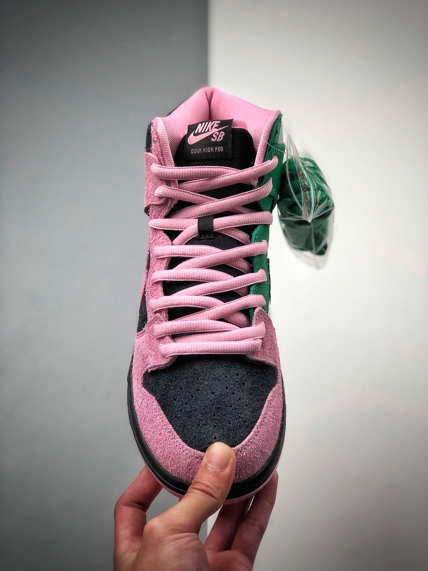 380  Nike SB Dunk High Pro Prm ” Invert Celtics ”  黑粉绿 高帮运动休闲板鞋  货号：CU7349-001