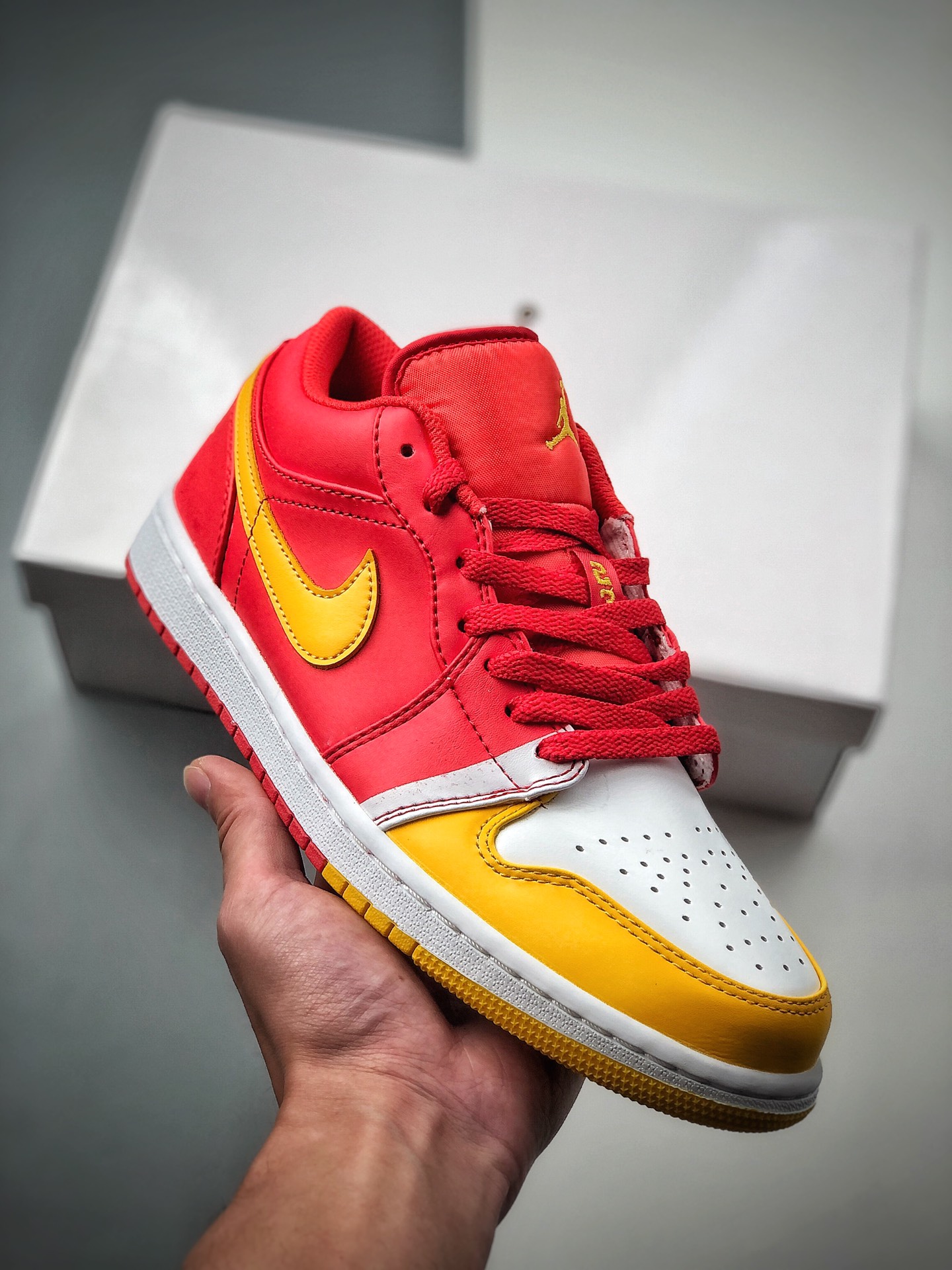Air Jordan 1 Low AJ1乔1低帮休闲板鞋 同步官方配色 货号：FY6789-100 Size：36 36.5 37.5 38 38.5 39 40 40.5 41 42 42.5 43 44 44.5 45 46