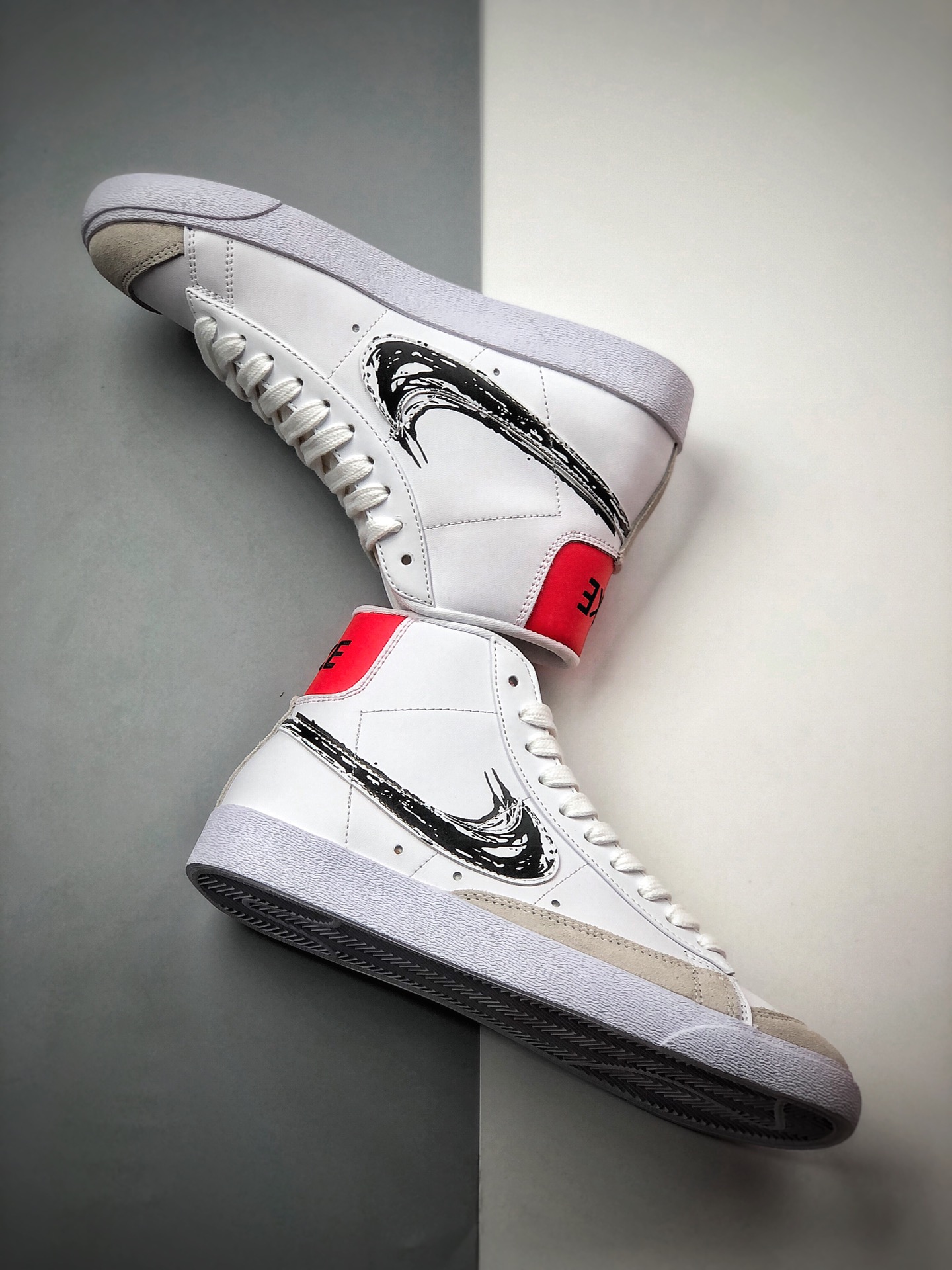 160  公司级 耐克 Nike Blazer Mid VNTG ‘77 开拓者 涂鸦 黑勾 复古经典中帮百搭休闲运动板鞋CW7580-110