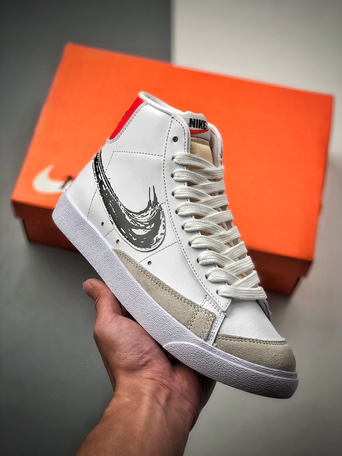 160  公司级 耐克 Nike Blazer Mid VNTG ‘77 开拓者 涂鸦 黑勾 复古经典中帮百搭休闲运动板鞋CW7580-110