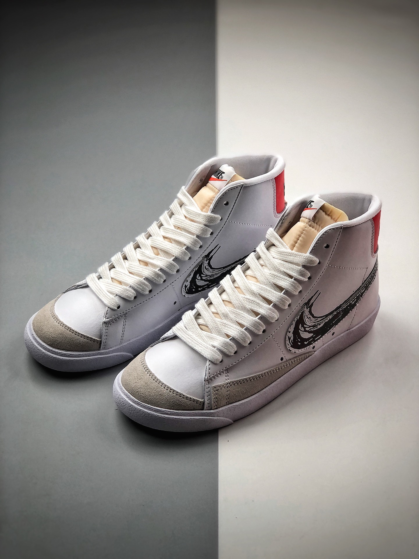 160  公司级 耐克 Nike Blazer Mid VNTG ‘77 开拓者 涂鸦 黑勾 复古经典中帮百搭休闲运动板鞋CW7580-110