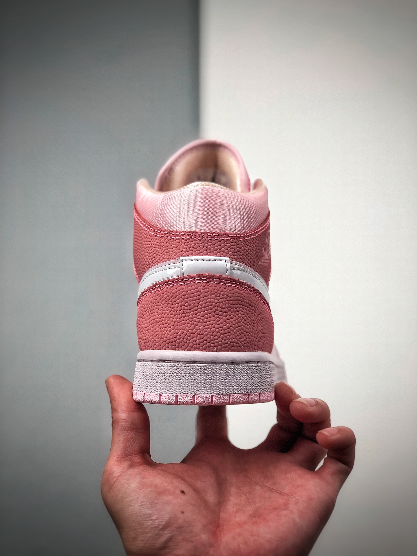 240 Air Jordan 1 Mid 白粉红泡沫 中帮系列 CW5379-600
