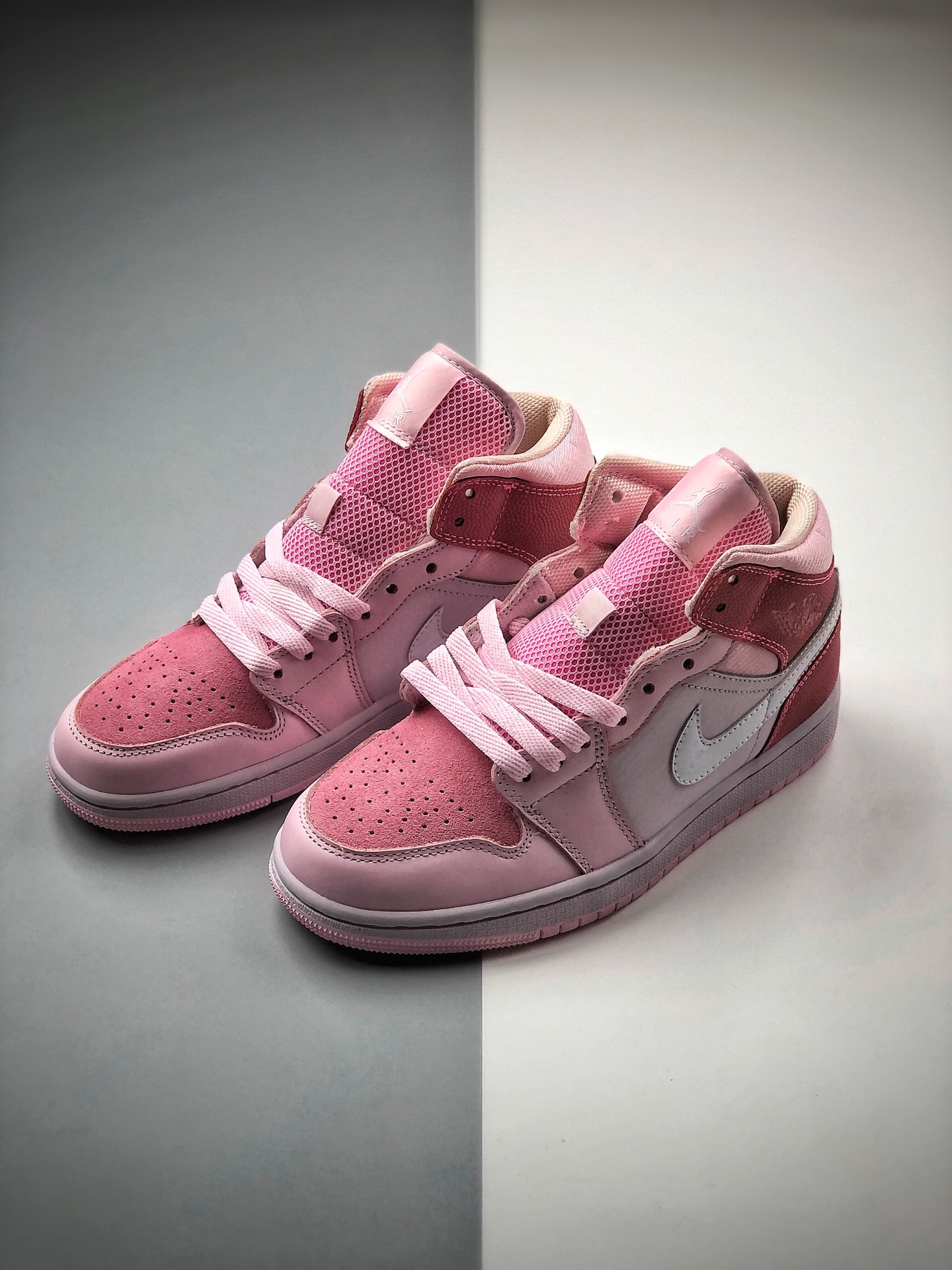 240 Air Jordan 1 Mid 白粉红泡沫 中帮系列 CW5379-600