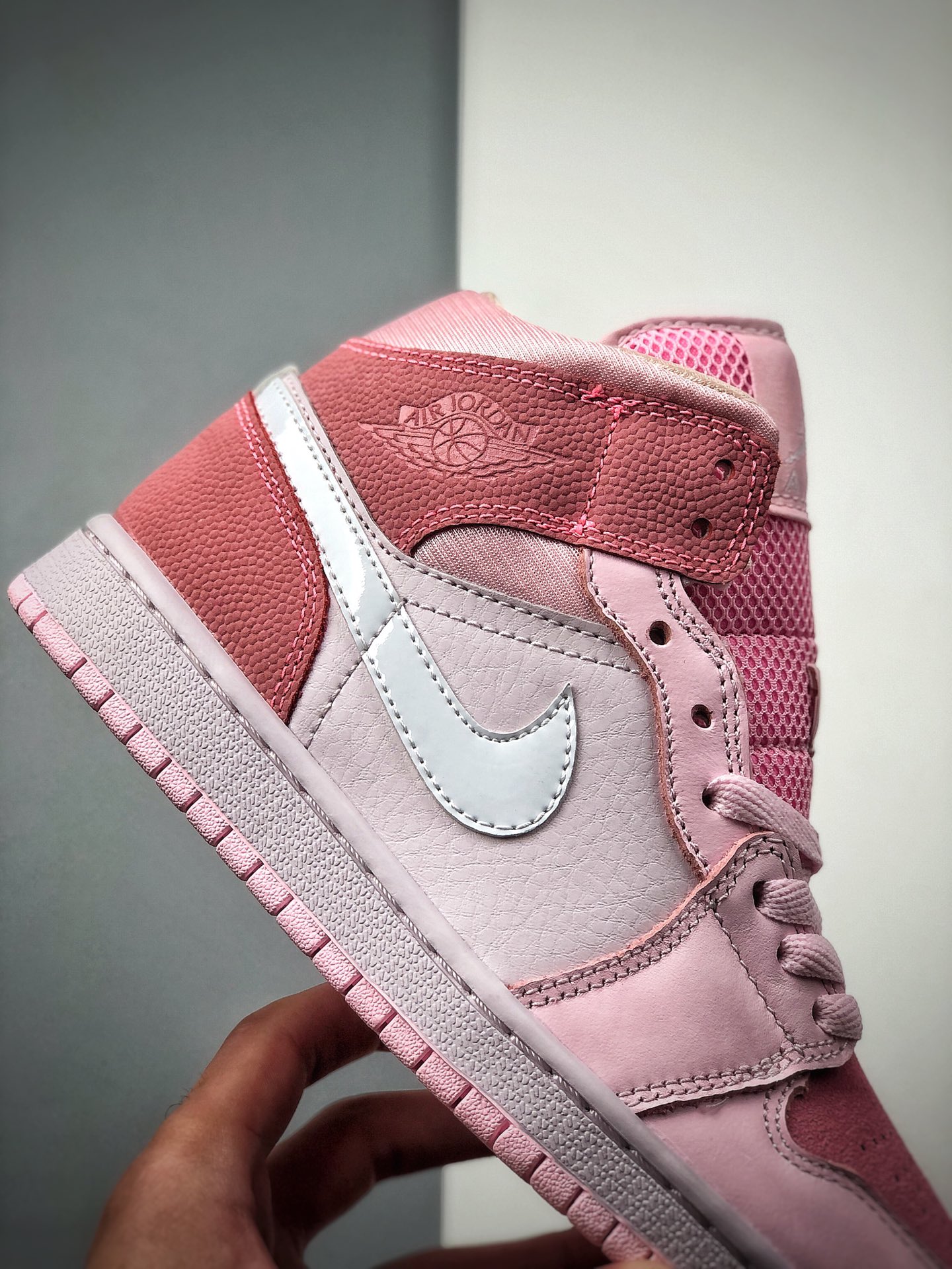 240 Air Jordan 1 Mid 白粉红泡沫 中帮系列 CW5379-600