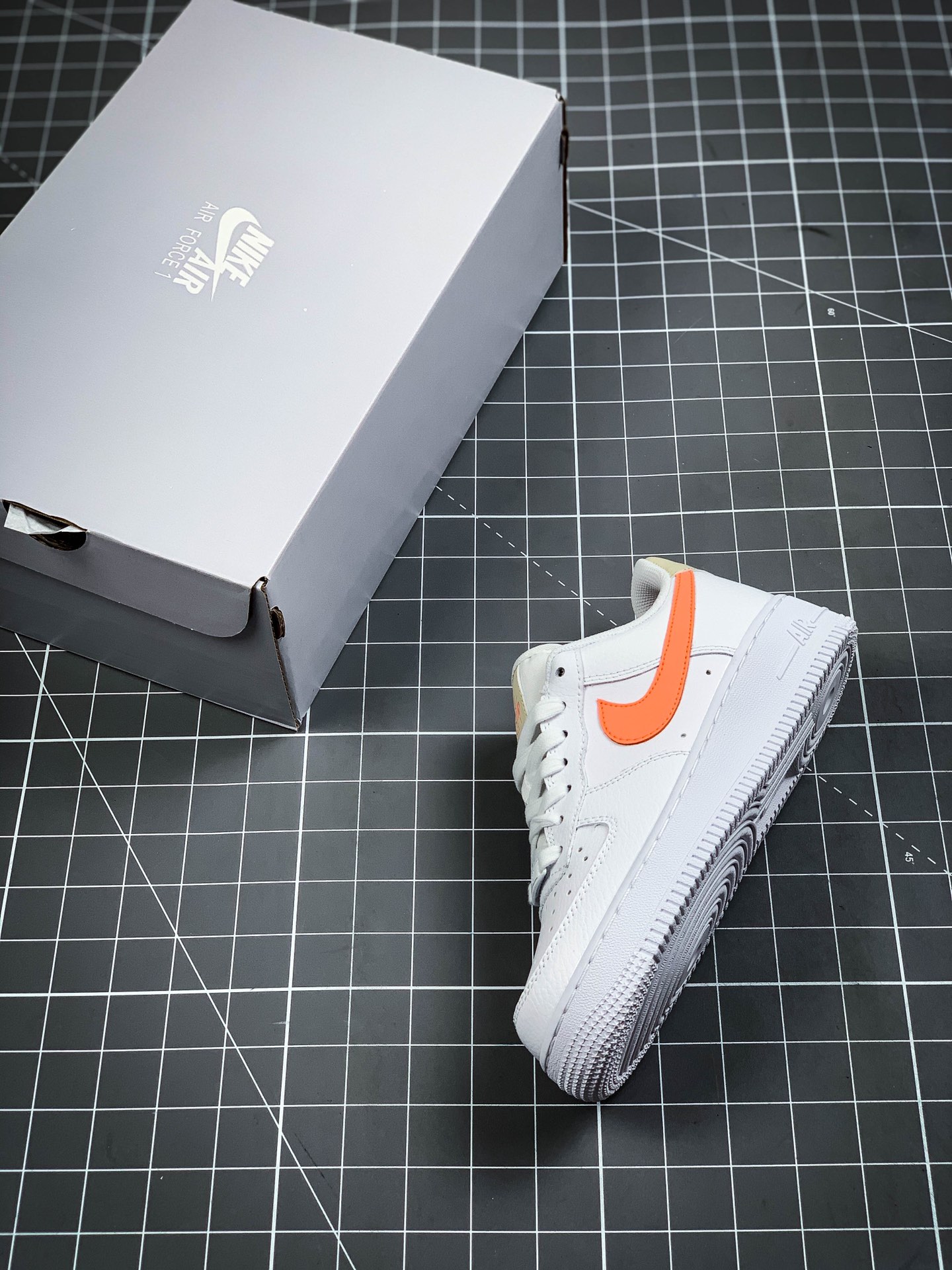 200 公司级Wmns Air Force 1 'O7 'White Atomic Pink' 桃子空军一号 315115-157