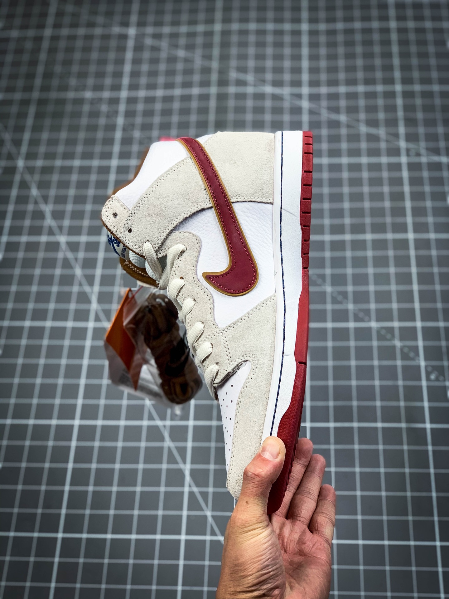 400 纯原版本 Nike Dunk SB High Spectrum SB扣碎篮板时尚休闲板鞋 CV9499-100