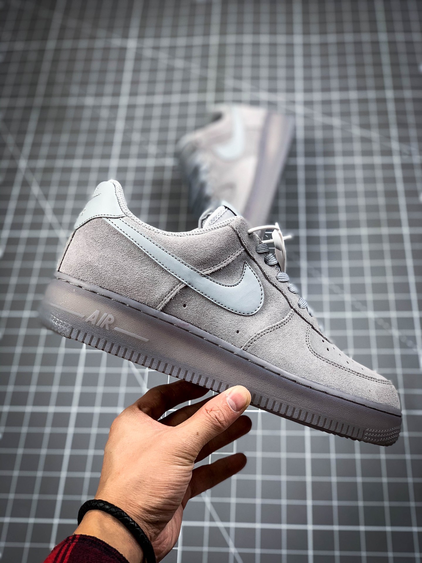 200 Air Force 1 Low Grey Suede Men 麂皮灰狼空军一号 BQ4329-001