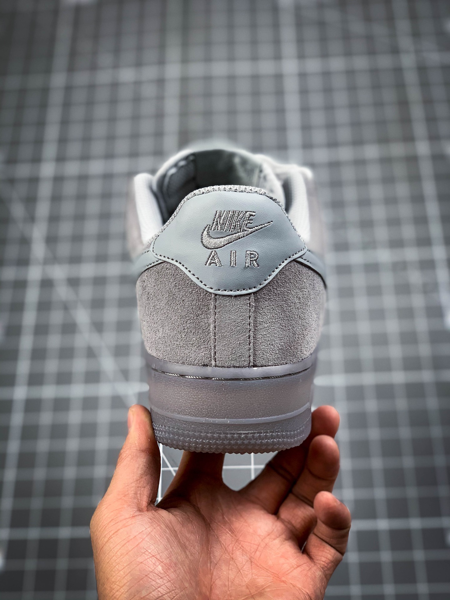 200 Air Force 1 Low Grey Suede Men 麂皮灰狼空军一号 BQ4329-001