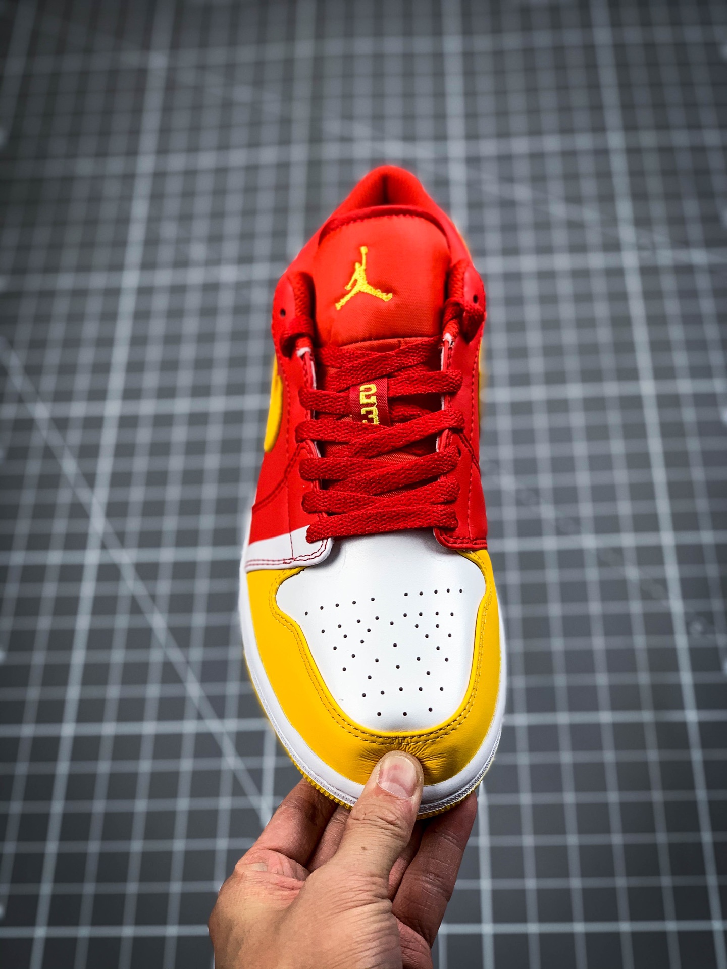 200 Air Jordan 1 Low 新配色  AJ1乔1低帮休闲板鞋 货号：FY6789-100