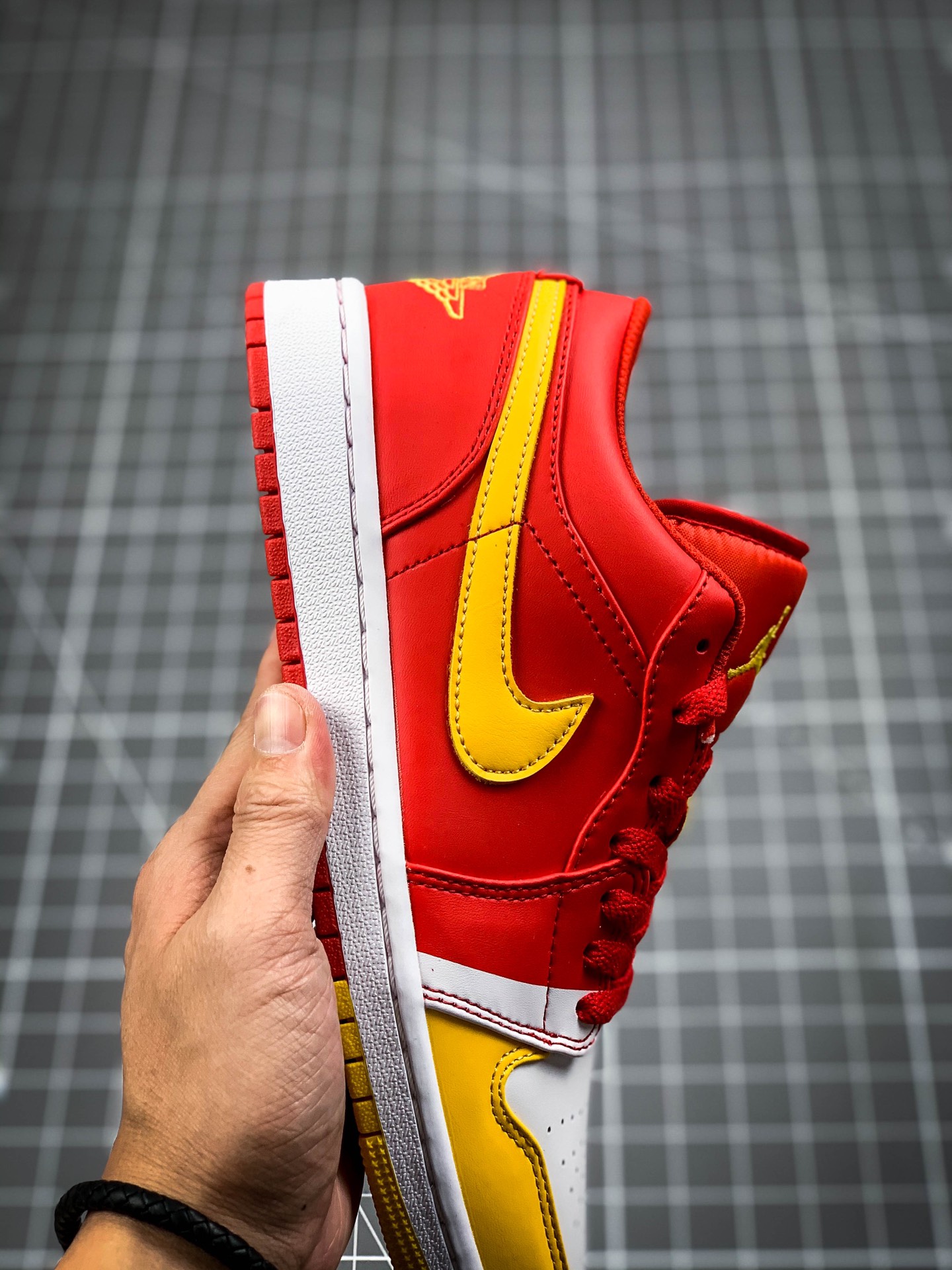 200 Air Jordan 1 Low 新配色  AJ1乔1低帮休闲板鞋 货号：FY6789-100