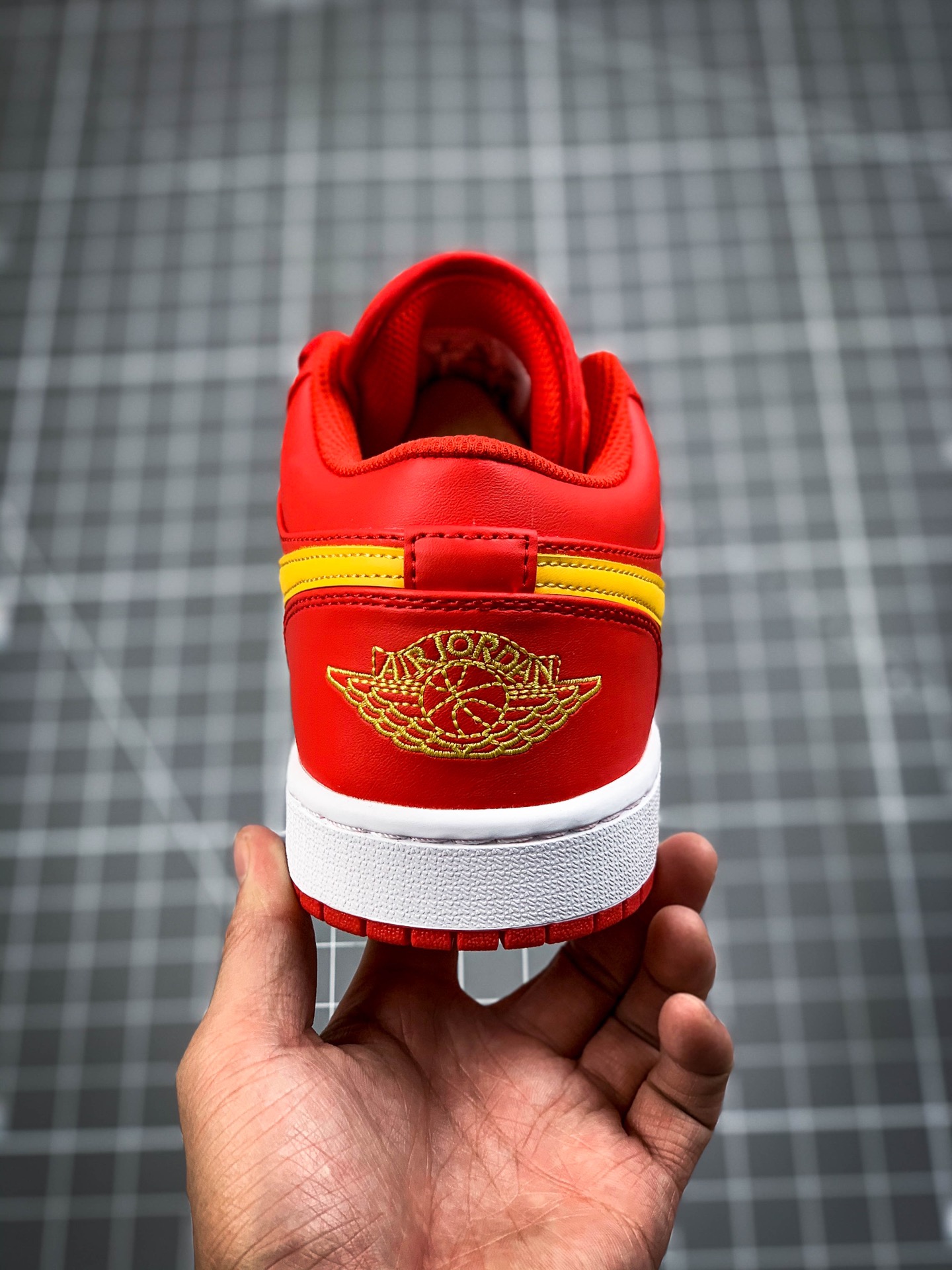 200 Air Jordan 1 Low 新配色  AJ1乔1低帮休闲板鞋 货号：FY6789-100