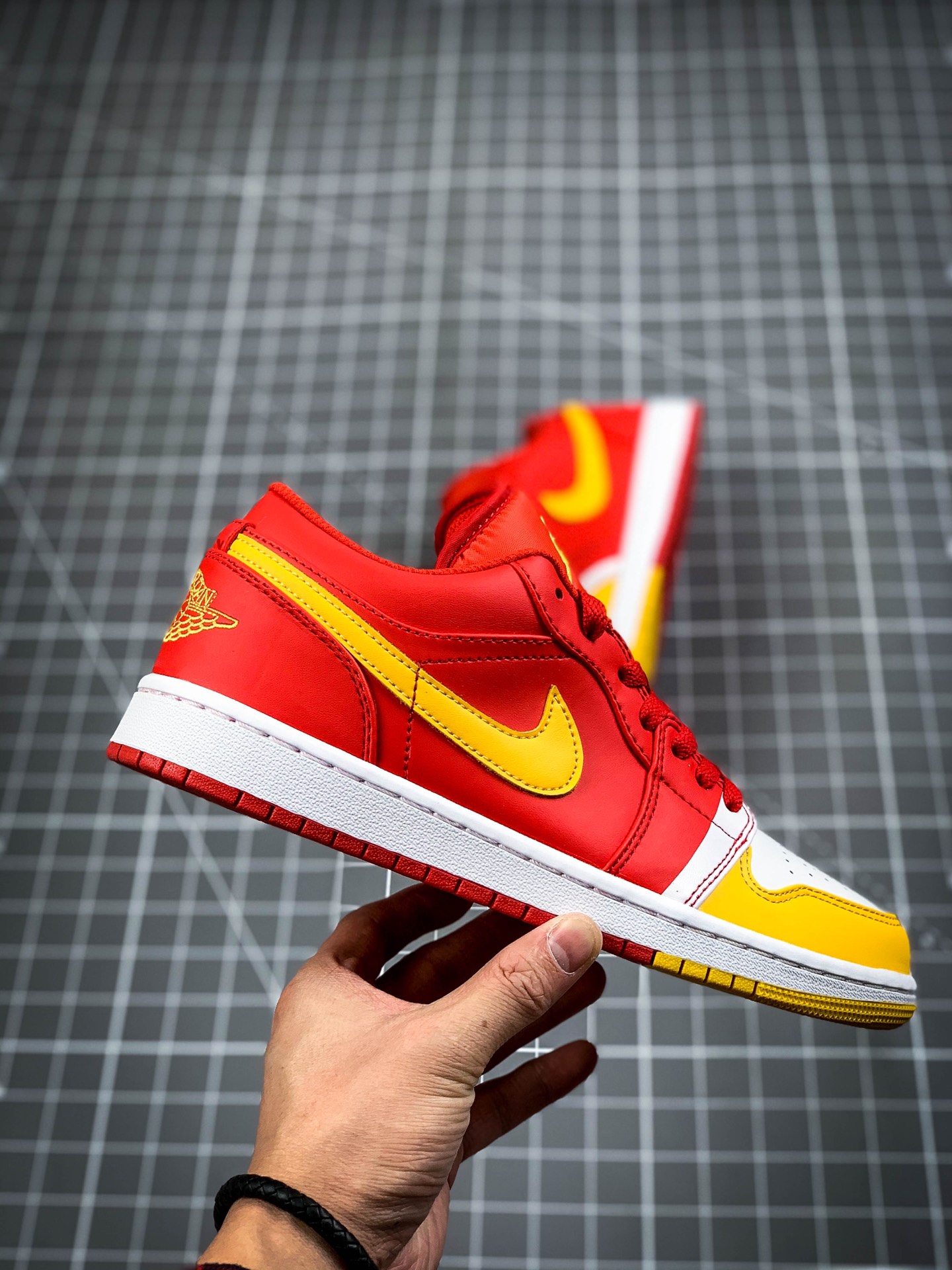 200 Air Jordan 1 Low 新配色  AJ1乔1低帮休闲板鞋 货号：FY6789-100