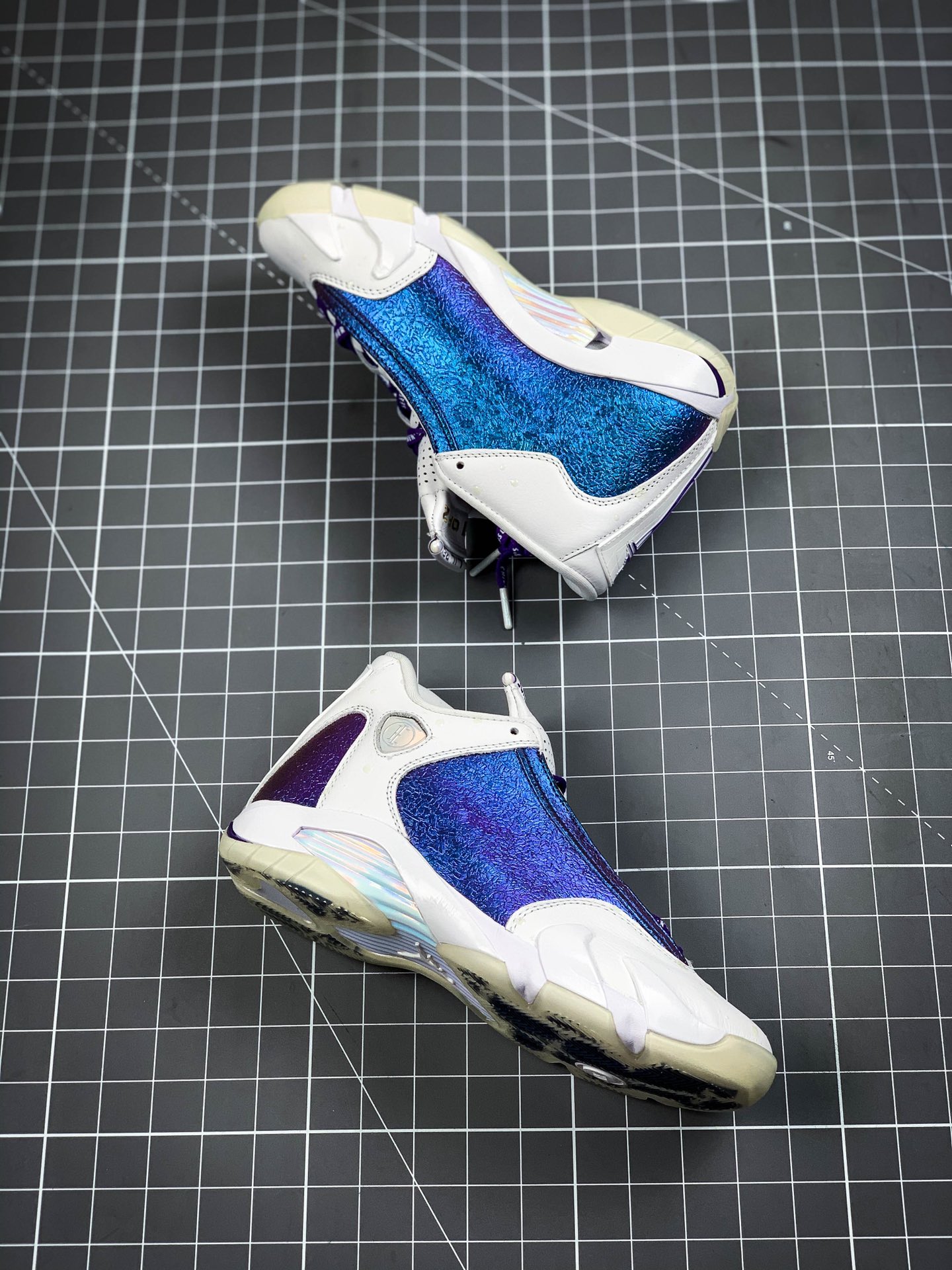 550 乔丹/Air Jordan  aj14 AJ14 乔丹14代 乔丹14 乔14 Air Jordan 14 “Hyper Royal”  货号：CV2469-001