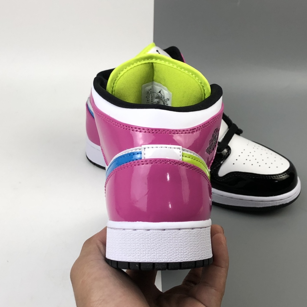 260 纯原公司级 Nike Air Jordan 1 Mid SE AJ1乔1中帮时尚休闲板鞋 CZ9835-100