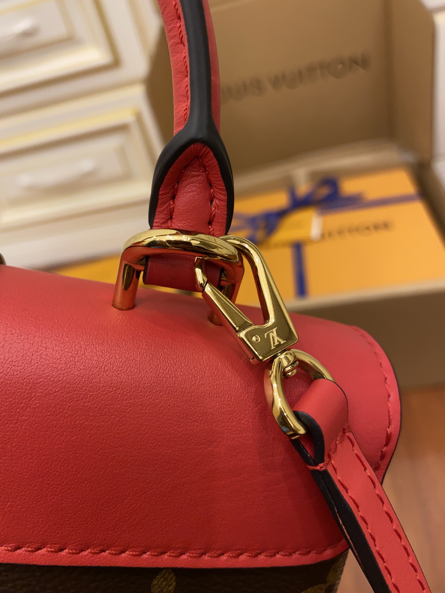 Louis Vuitton LV Locky BB bag M44322