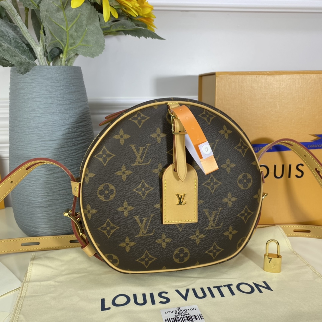 Online China
 Louis Vuitton LV Boite Chapeau 7 Star
 Crossbody & Shoulder Bags Gold Monogram Canvas Cowhide Fall/Winter Collection M52294