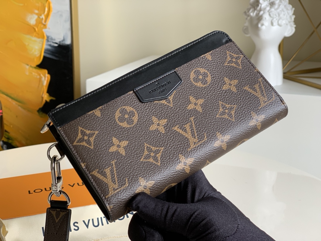 NO:396659,【Exclusive real photo M69407】Men's handbag.M60379 Zippy Dragonne Zip Wallet. Pay tribute to Louis Vuitton's tradition of traveling and making travel boxes. The wallet is decorated with travel style patches and Louis Vuitton logo. This wallet is compact inside and simple in design, making it ideal for daily use. Size 19.0 x 11.0 x 3.5 cm A.,LV [original leather],louis vuitton,louis vuitton,wallets19860909【独家实拍M69407】男士手包.M60379 Zippy Dragonne拉链钱包.致敬路易威登旅行和制作旅行箱的传统,钱夹饰有旅行风格贴片和路易威登标识.这款钱夹内部紧凑,设计简洁,是日常使用的理想选择.尺寸19.0 x 11.0 x 3.5 cm A.,LV【原厂皮】,louis vuitton,louis vuitton,wallets,Bag