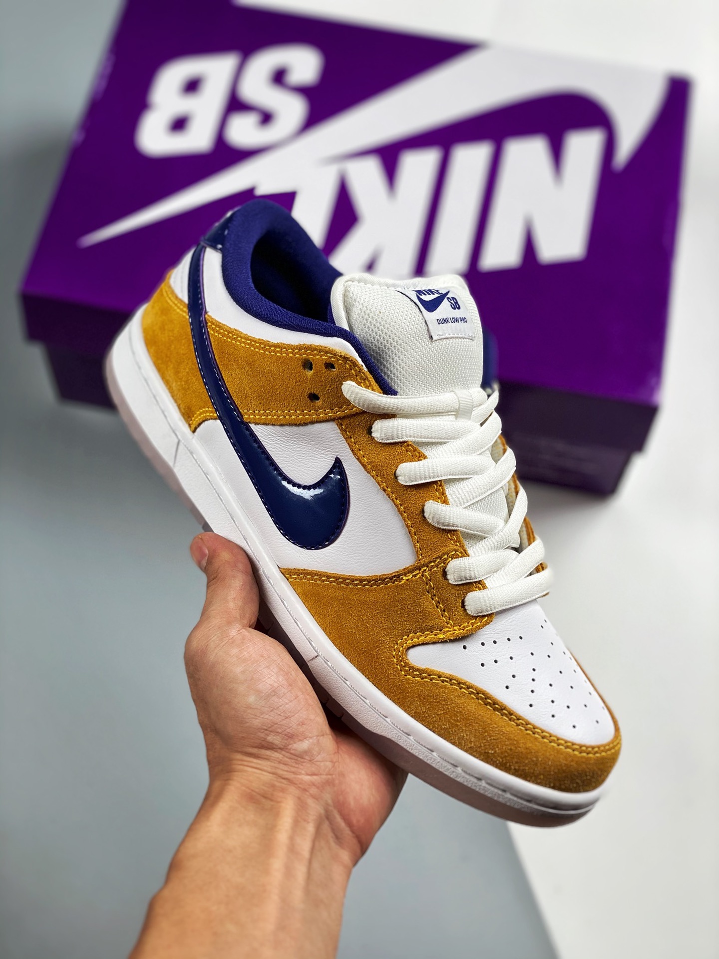 Nike SB Dunk Low Laser Orange, color púrpura y dorado de los Lakers, ¡lo mejor del mercado original! Esta versión baja …