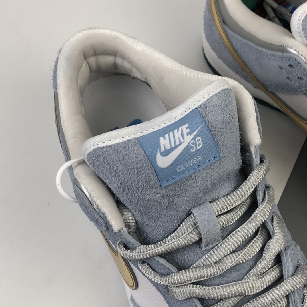 300 联乘传奇滑板艺术-家肖恩·克莱夫Sean Cliver x Nike SB Dunk Low Pro”White/Psychic Blue-Metallic Gold” 雾霾蓝白金钩水晶底 扣篮系列低帮休闲运动滑板板鞋 DC9936-100