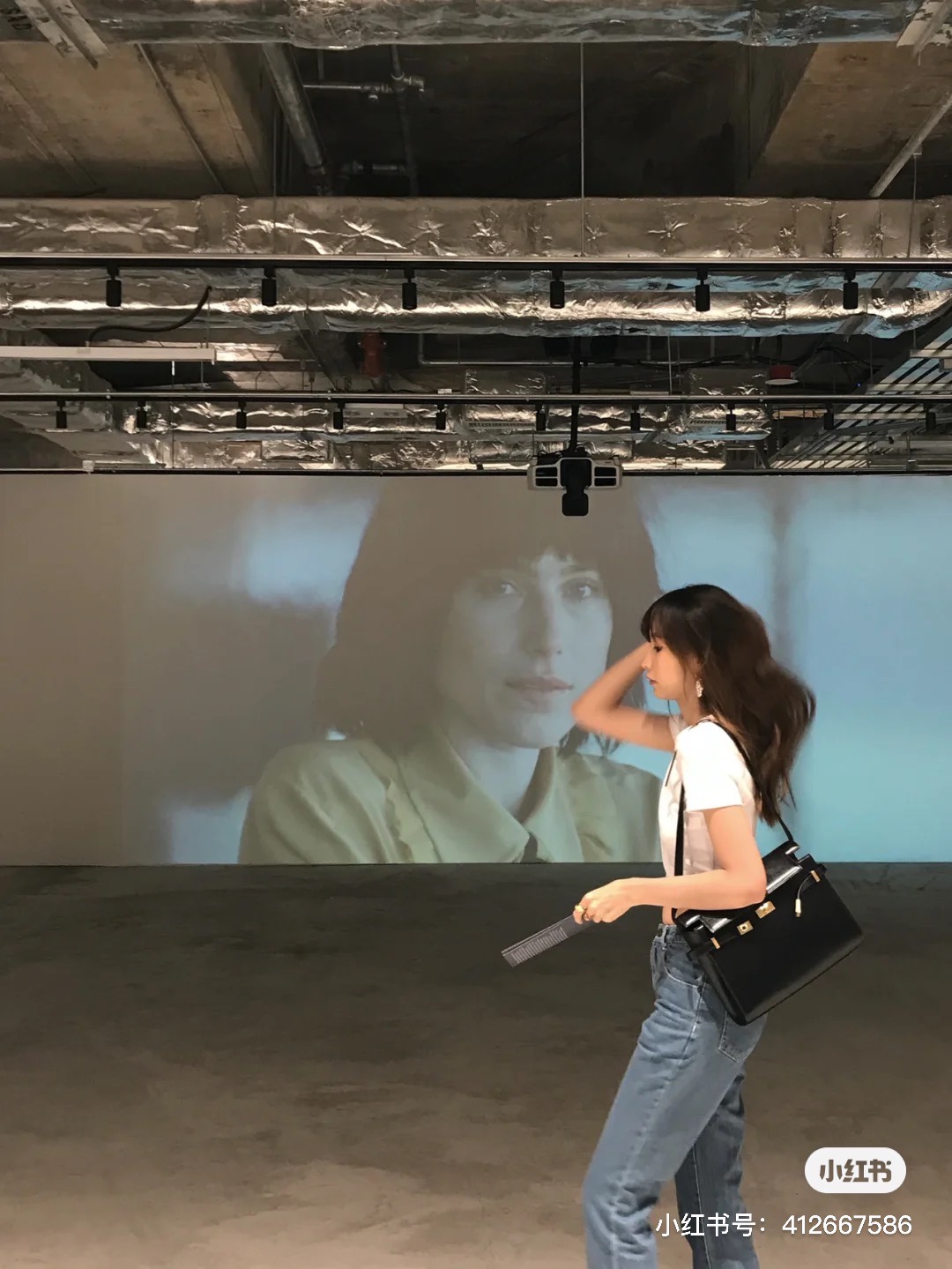 Ysl 𝑴𝒂𝒏𝒉𝒂𝒕𝒕𝒂𝒏 29CM曼哈顿法棍包 579271黑色牙签纹金扣