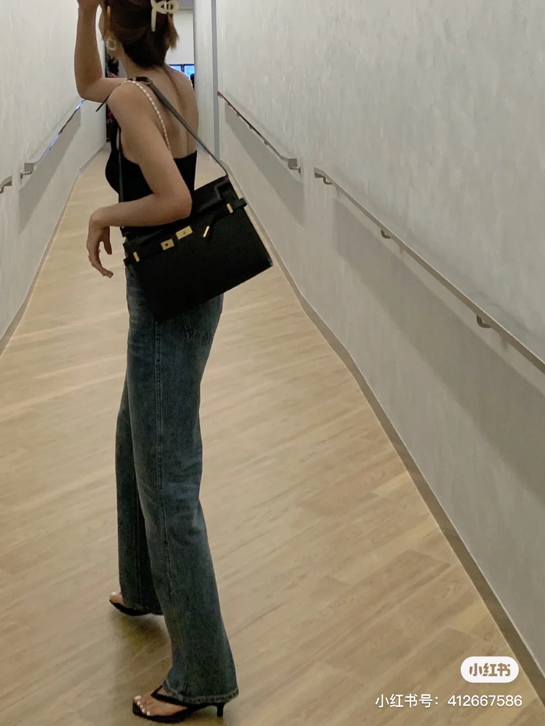 Ysl 𝑴𝒂𝒏𝒉𝒂𝒕𝒕𝒂𝒏 29CM曼哈顿法棍包 579271黑色牙签纹金扣