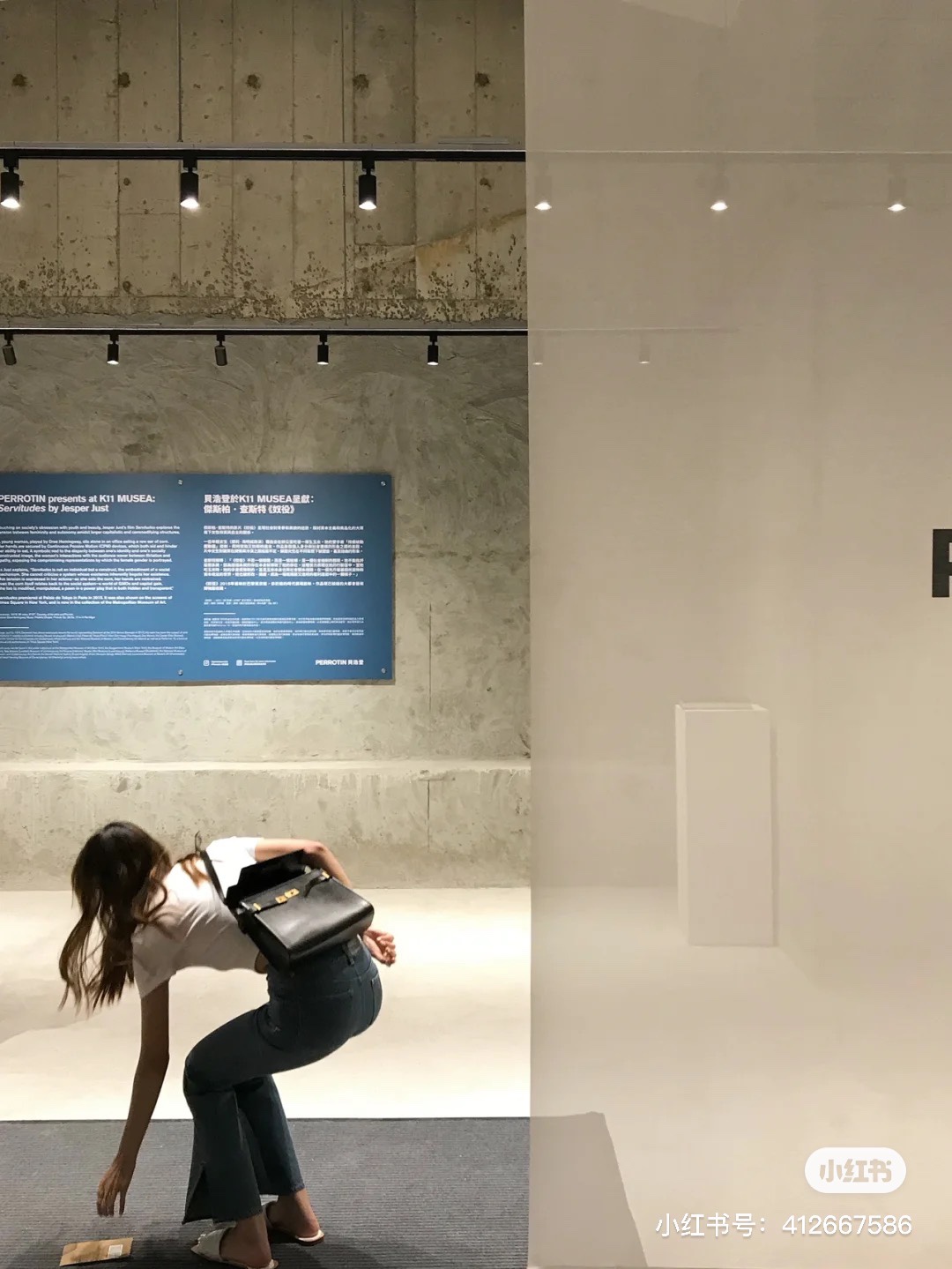 Ysl 𝑴𝒂𝒏𝒉𝒂𝒕𝒕𝒂𝒏 29CM曼哈顿法棍包 579271黑色牙签纹金扣