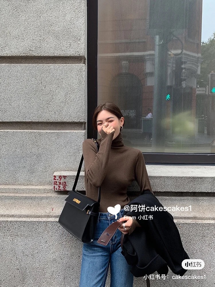 Ysl 𝑴𝒂𝒏𝒉𝒂𝒕𝒕𝒂𝒏 29CM曼哈顿法棍包 579271黑色牙签纹金扣