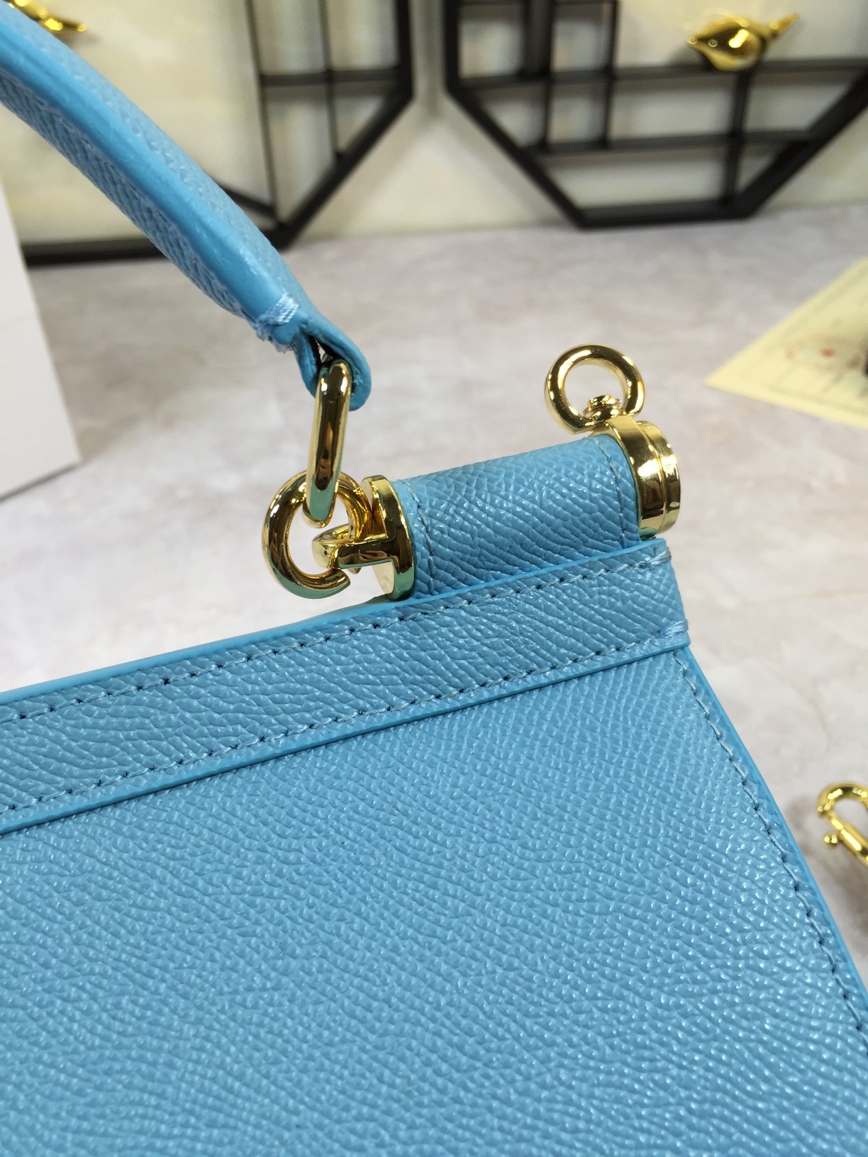 小号高端货Dolce&Gabbana杜嘉班纳斜挎女包细腻手工制造经典款纯色百搭众多明星的最爱可斜挎配镜子