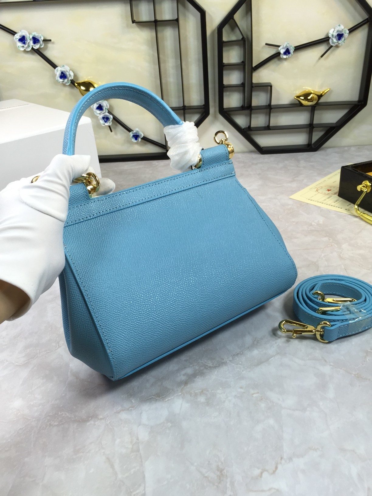 小号高端货Dolce&Gabbana杜嘉班纳斜挎女包细腻手工制造经典款纯色百搭众多明星的最爱可斜挎配镜子