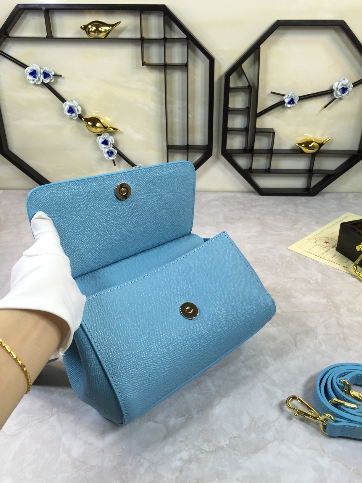 小号高端货Dolce&Gabbana杜嘉班纳斜挎女包细腻手工制造经典款纯色百搭众多明星的最爱可斜挎配镜子