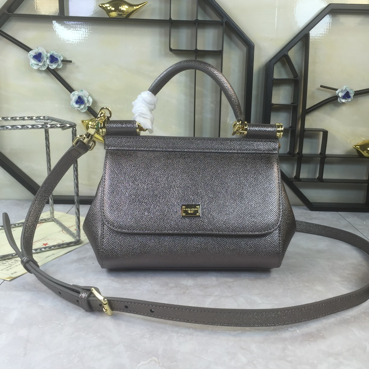 小号高端货Dolce&Gabbana杜嘉班纳斜挎女包细腻手工制造经典款纯色百搭众多明星的最爱可斜挎配镜子