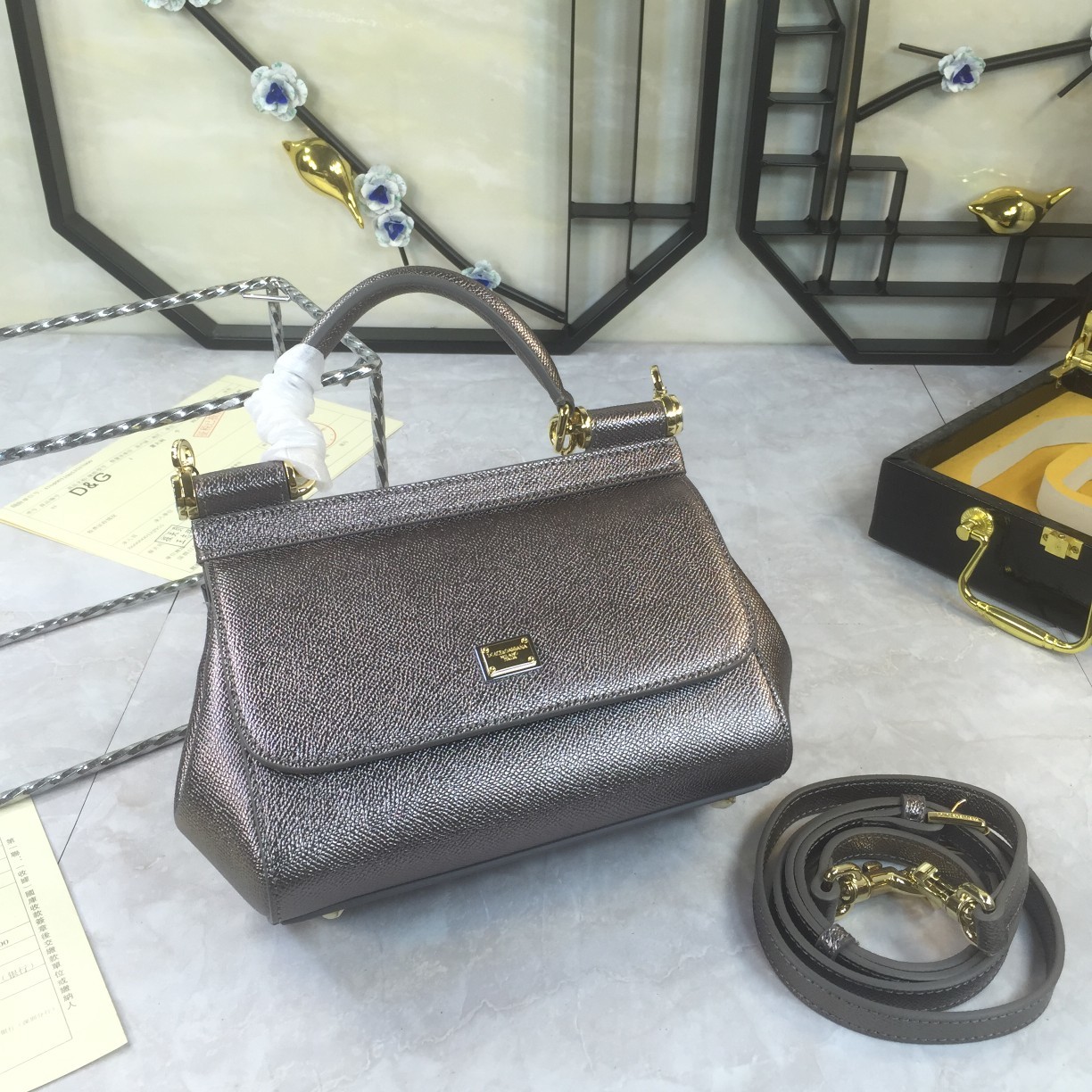 小号高端货Dolce&Gabbana杜嘉班纳斜挎女包细腻手工制造经典款纯色百搭众多明星的最爱可斜挎配镜子