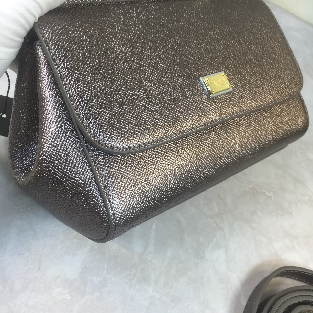 小号高端货Dolce&Gabbana杜嘉班纳斜挎女包细腻手工制造经典款纯色百搭众多明星的最爱可斜挎配镜子