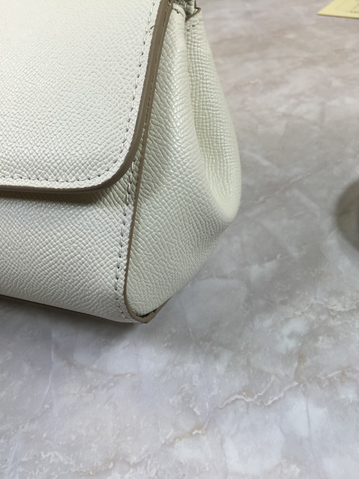 小号高端货Dolce&Gabbana杜嘉班纳斜挎女包细腻手工制造经典款纯色百搭众多明星的最爱可斜挎配镜子